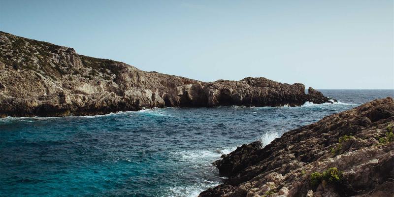 高压下的守护者：智翔IC隔离器与接口芯片如何为工业与汽车系统构筑安全防线